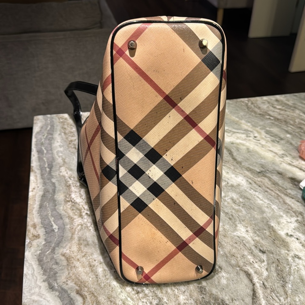 Burberry Purse - Picture 5 of 5